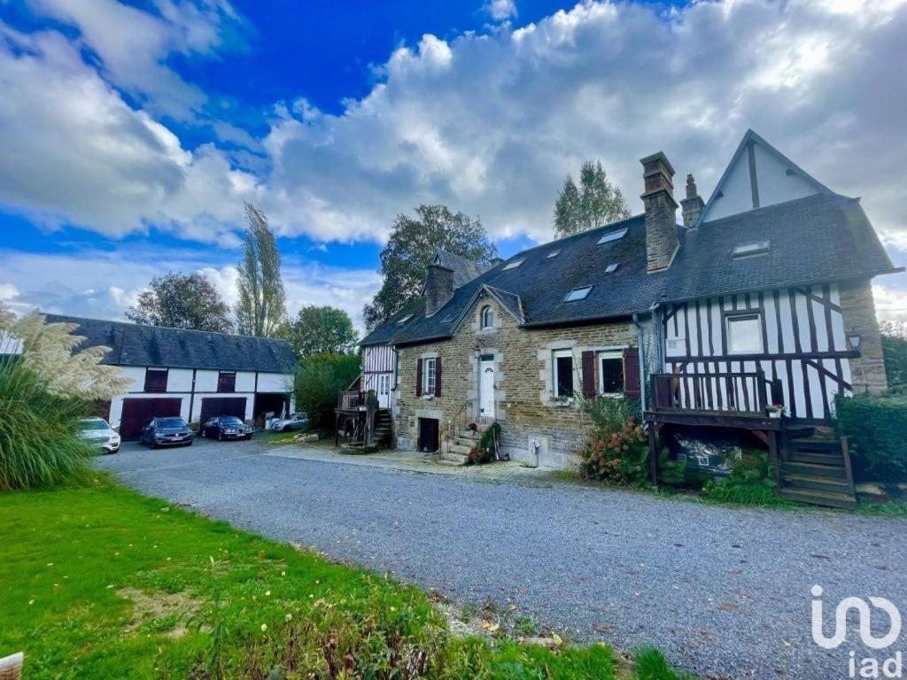 Maison La Motte With Bicycle Parking Saint-Hilaire-du-Harcouët Zewnętrze zdjęcie